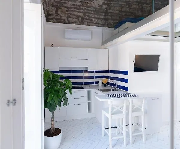 Bed & Breakfast Lampara 4*